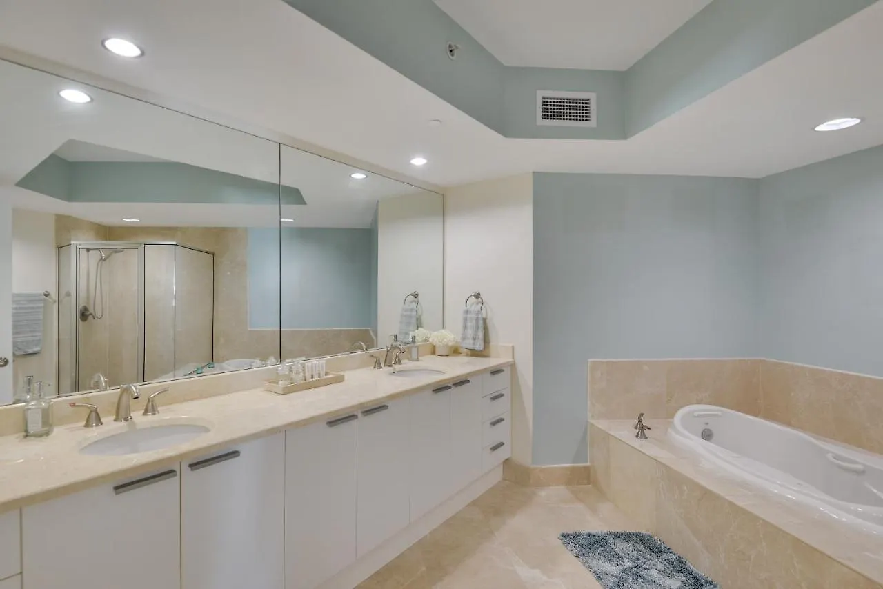 Luxe Resort Condo - 2 Mi To Daytona Beach! Holly Hill Apartment